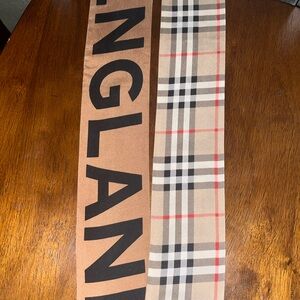 Silk Twilly Burberry